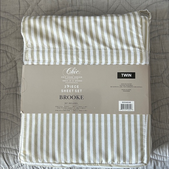 Chic Home Design Sheet Set - Picture 3 of 3